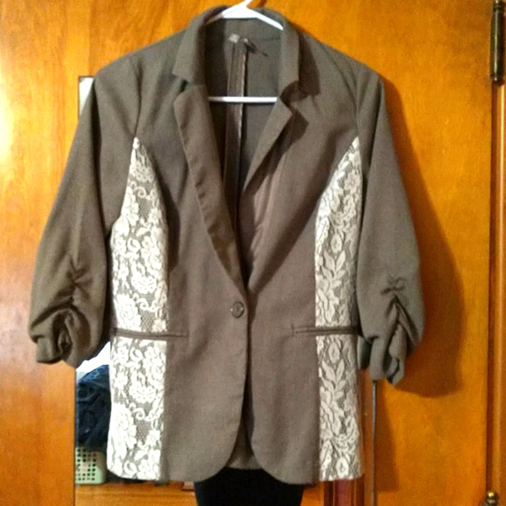 Taupe blazer lace side accent *2/$15 sale*
